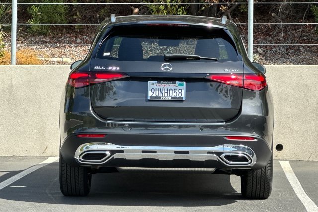 Used 2025  Mercedes-Benz GLC 300 image 4