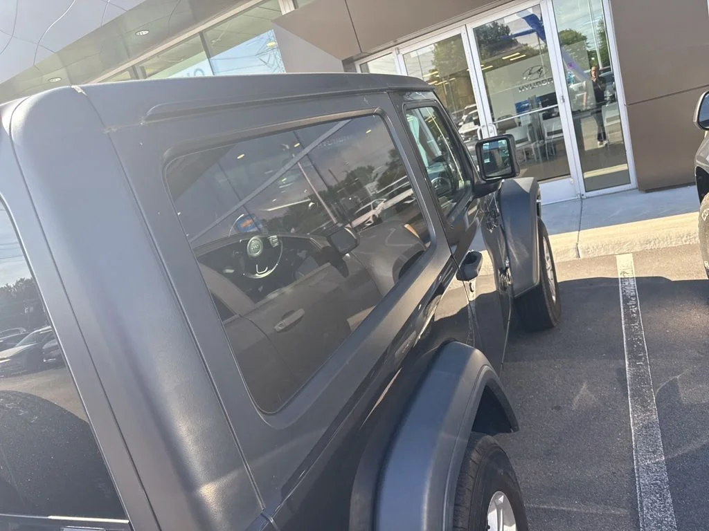 Used 2018 Black Jeep Sport S image 15