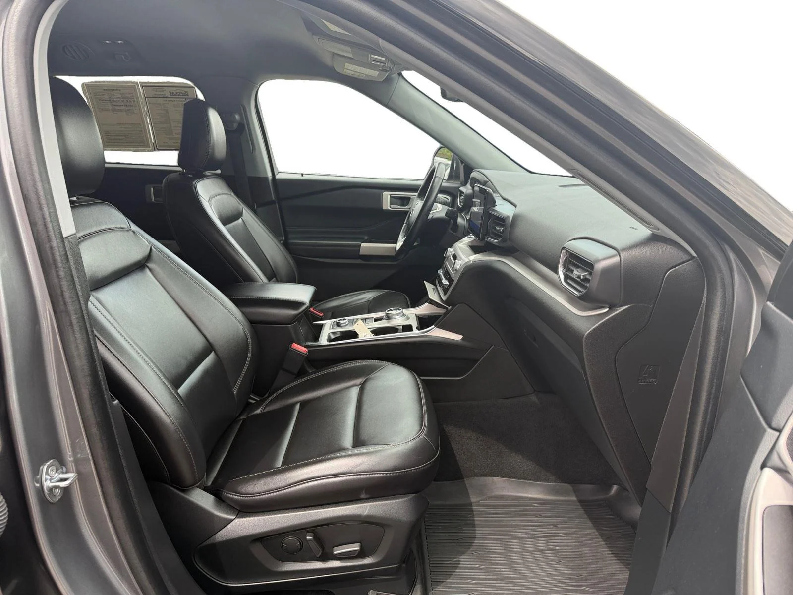 2022 Ford Explorer XLT - Photo 27