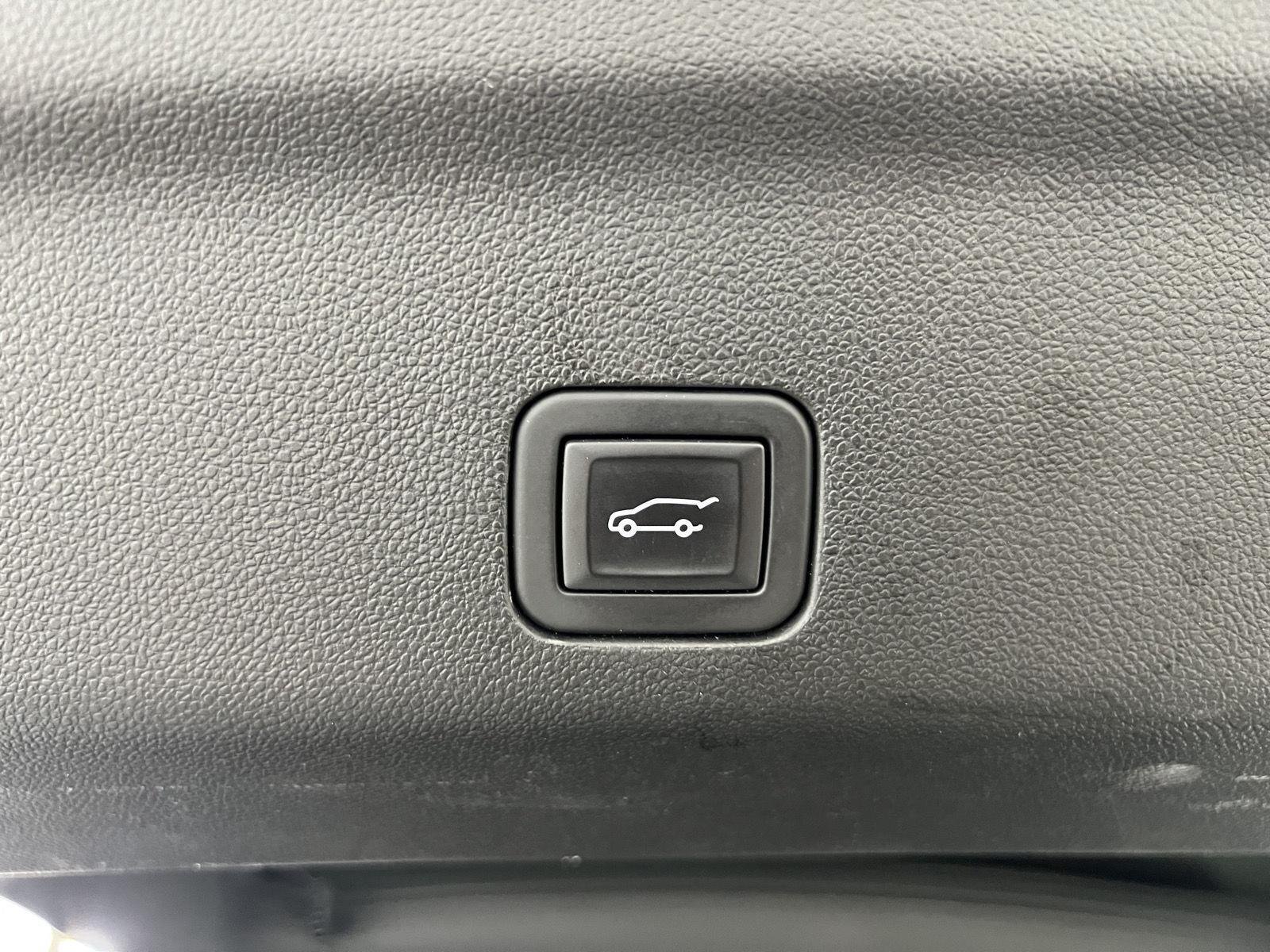 Used 2024 Summit White Chevrolet Z71 image 26