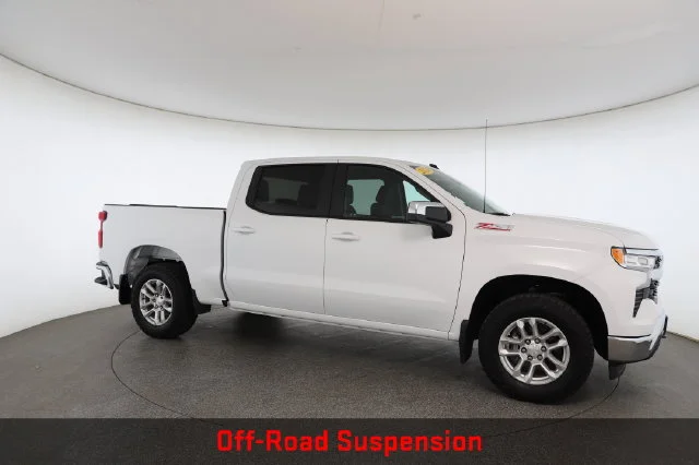Used 2024 White Chevrolet LT image 28