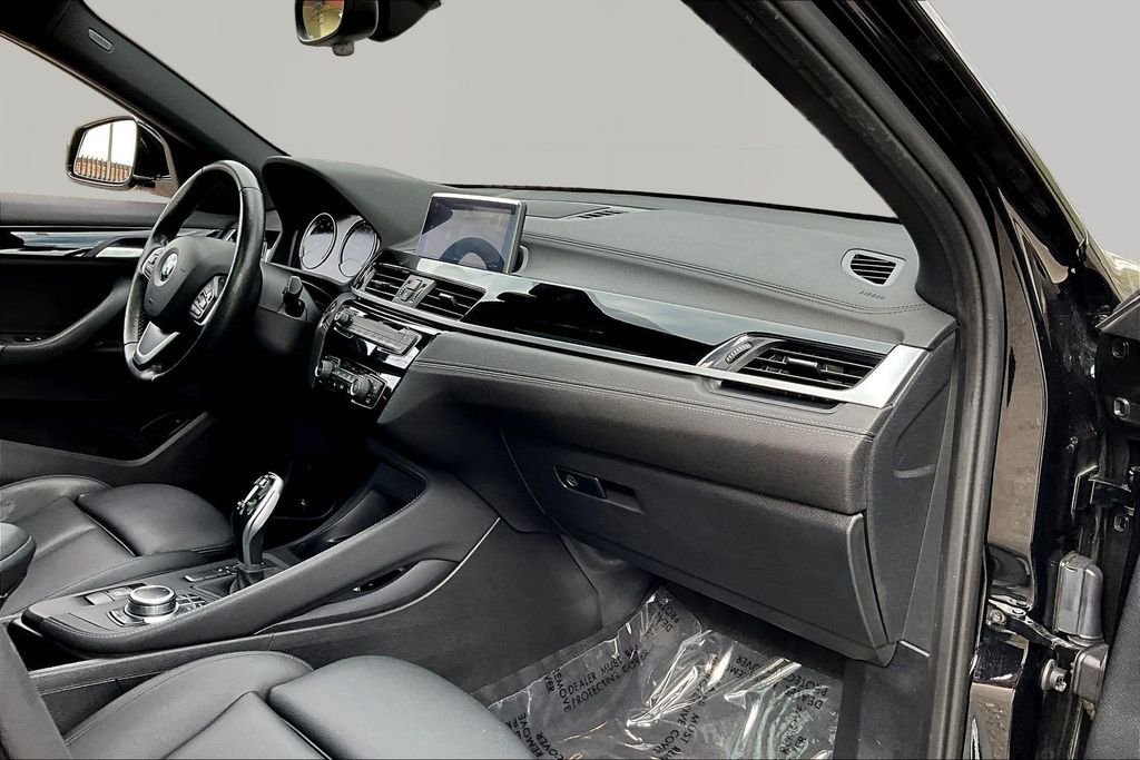 Used 2020 Black BMW sDrive28i image 28