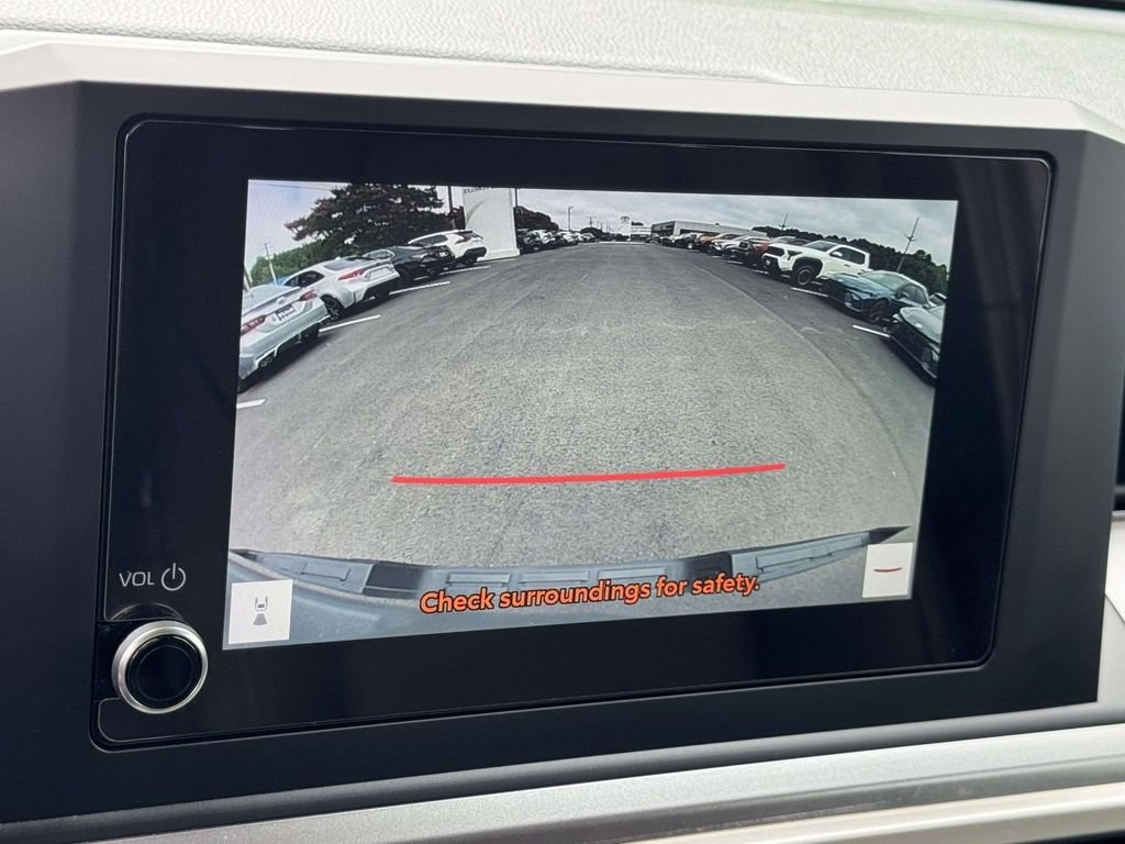Used 2025  Toyota SR5 image 4
