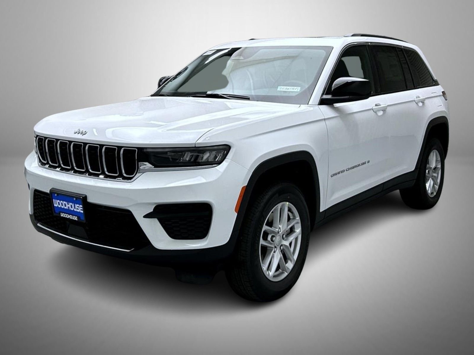 New 2026 Bright White Clear-Coat Exterior Paint Jeep Laredo X image 1