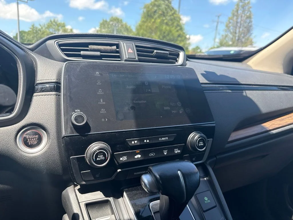 Used 2017 White Honda EX-L image 11
