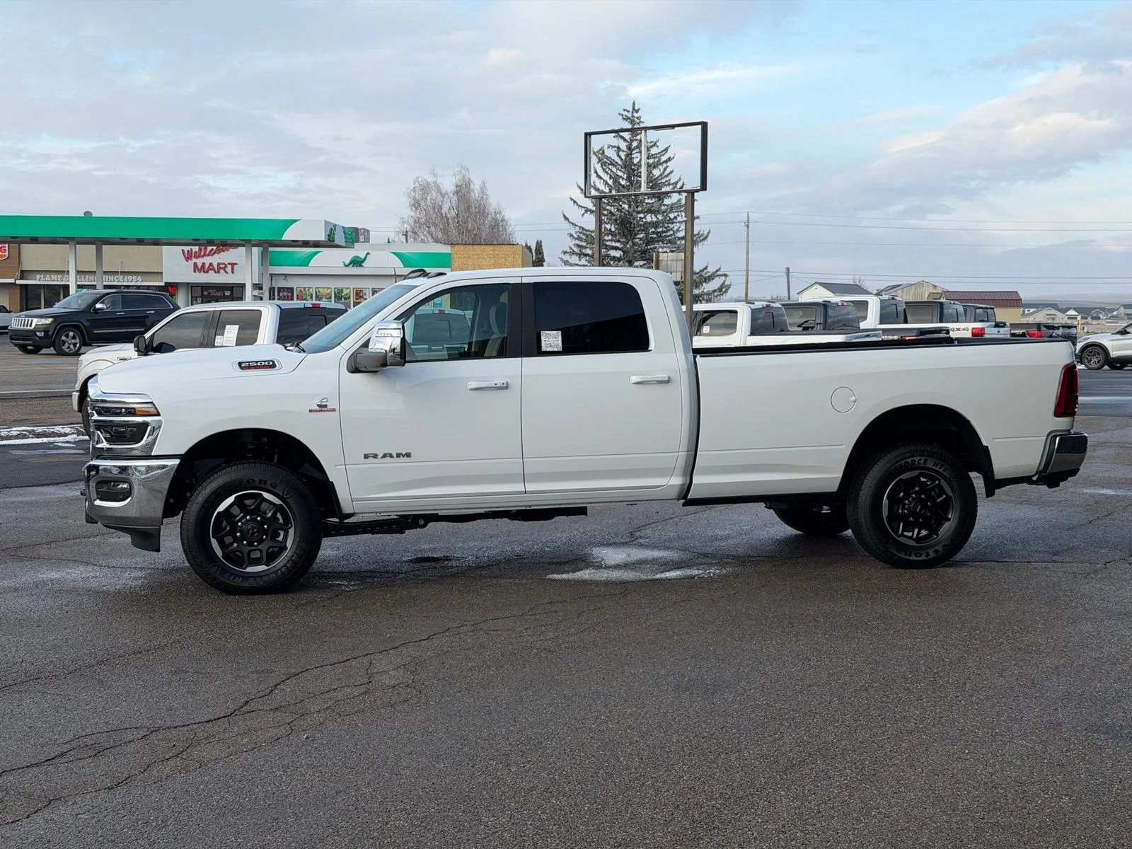 New 2026 Bright White Clear-Coat Exterior Paint RAM Laramie image 11