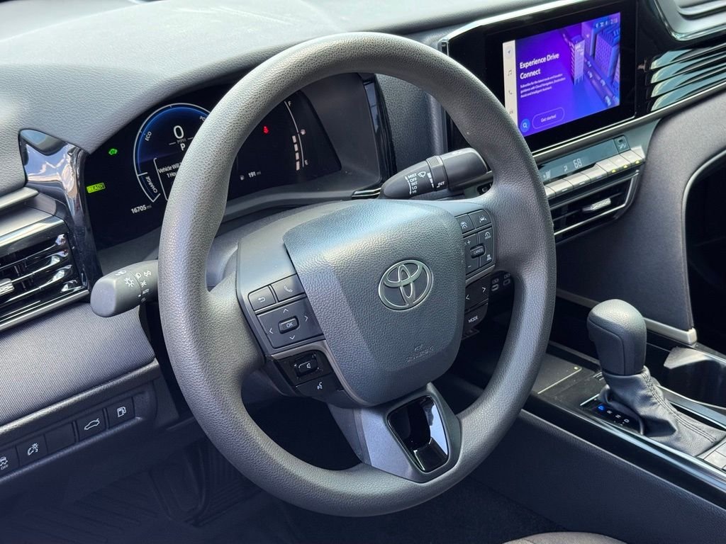 2025 Toyota Camry LE - Photo 16