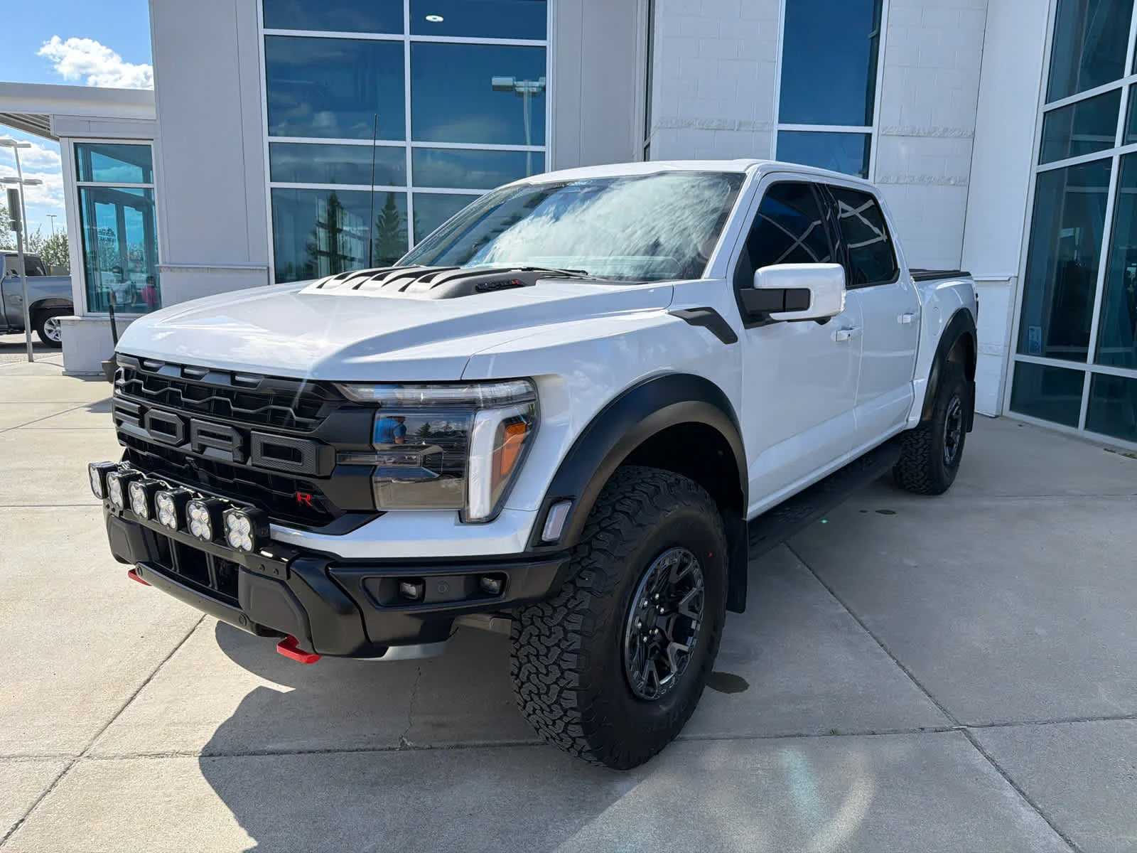 Used 2025 White Ford Raptor image 1