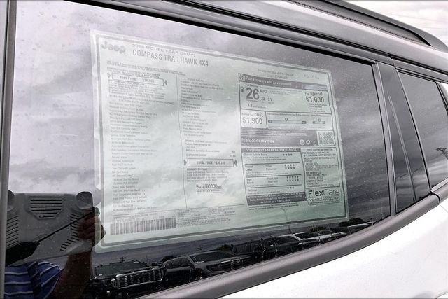 New 2026 Bright White Clear-Coat Exterior Paint Jeep Trailhawk image 13