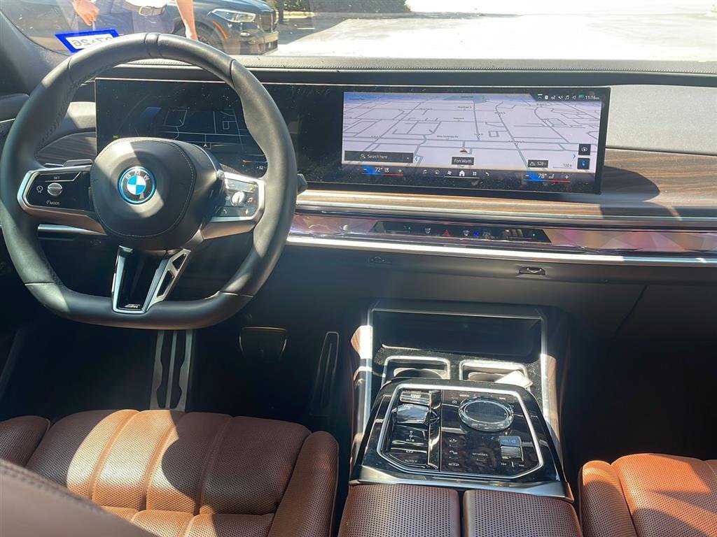 Certified Used 2023 Alpine White BMW xDrive60 image 8