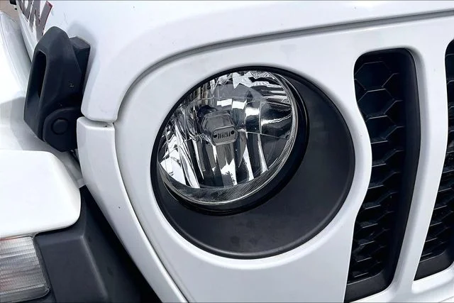 Used 2022 White Jeep Rubicon image 27
