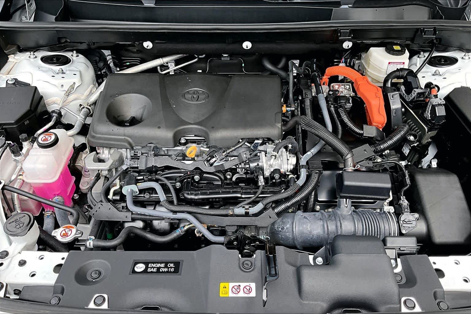 Certified Used 2025 Ice Cap Toyota Hybrid XLE image 32