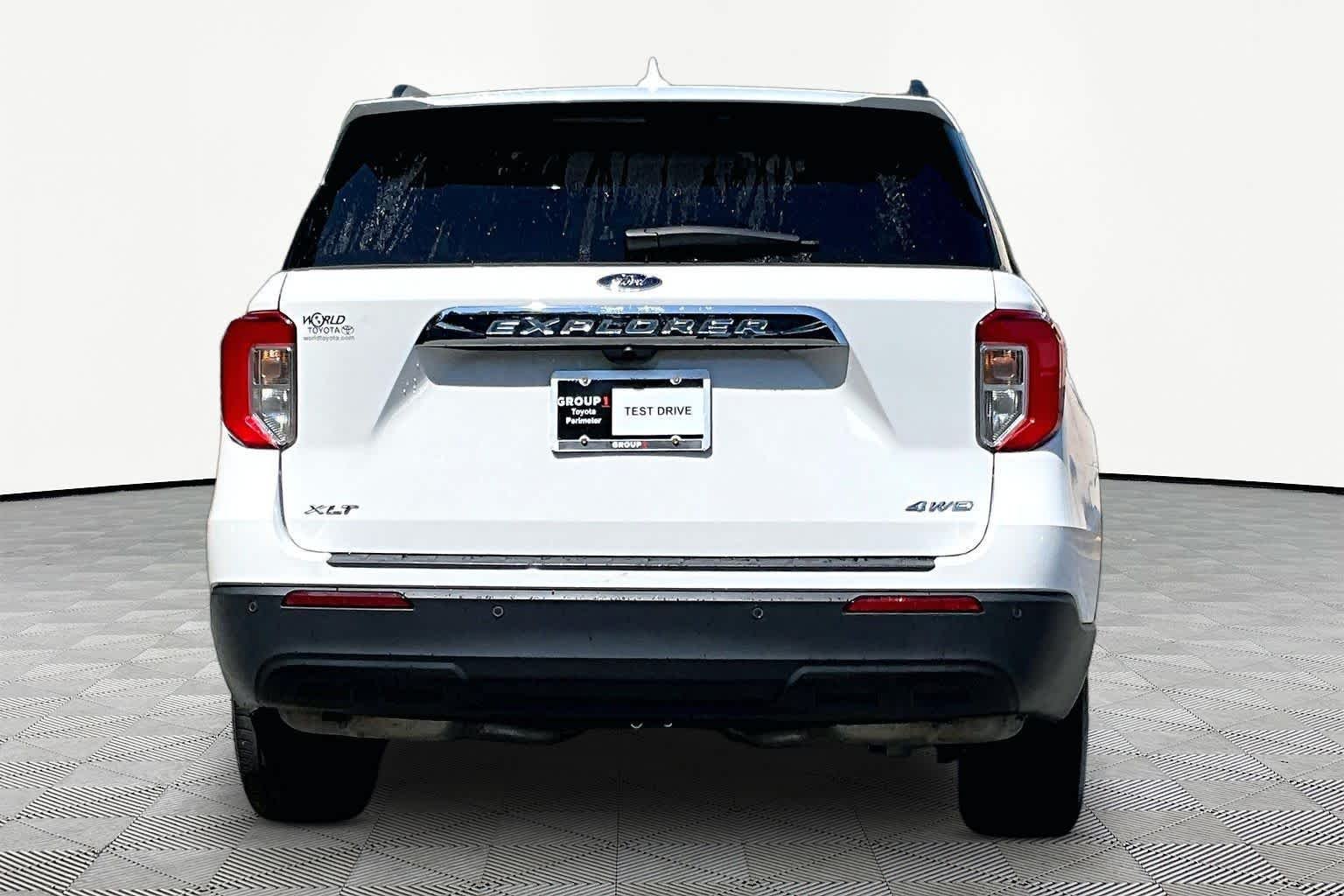 Used 2024 Star White Metallic Tri-Coat Ford XLT image 5