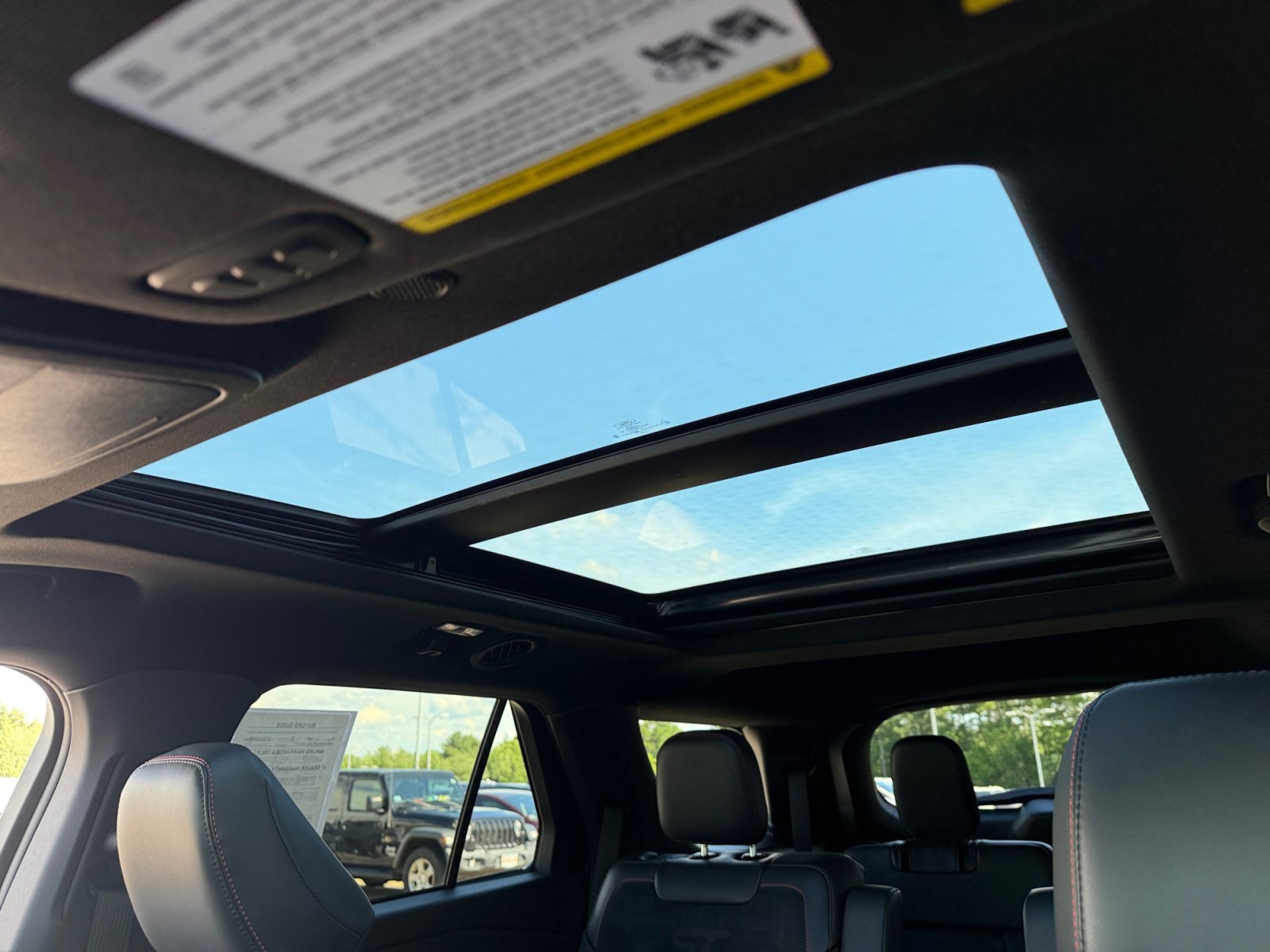 2025 Ford Explorer ST - Photo 27