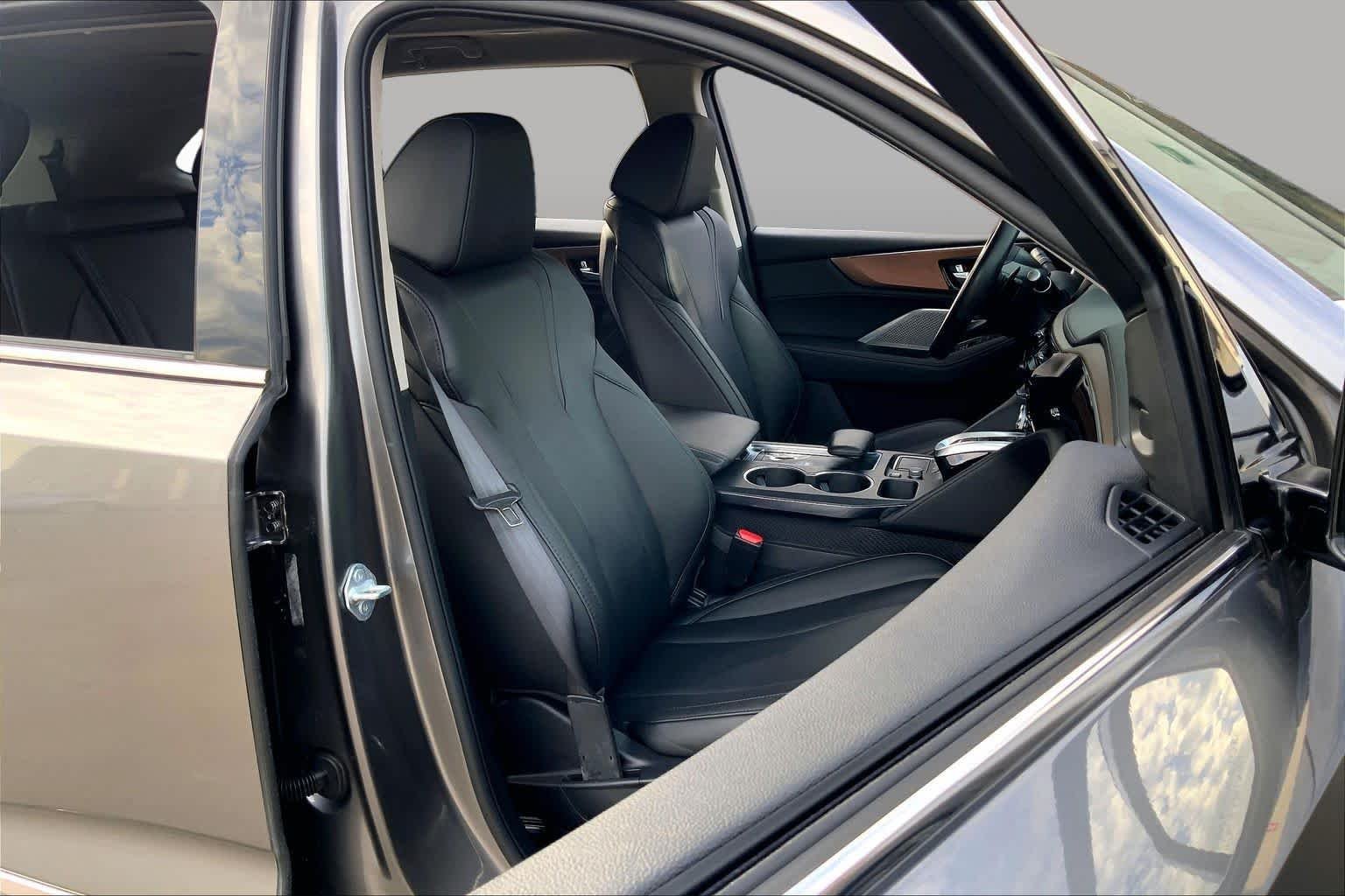 Used 2022 Liquid Carbon Metallic Acura  image 9