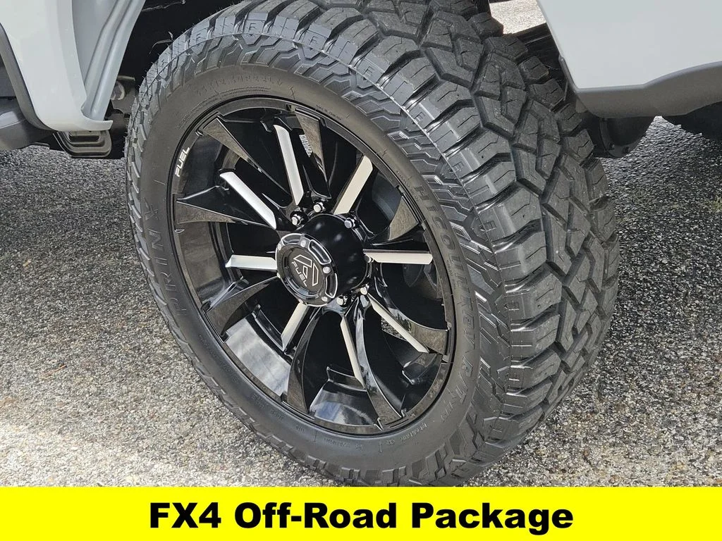 New 2026 Avalanche Ford F-250® XLT image 8