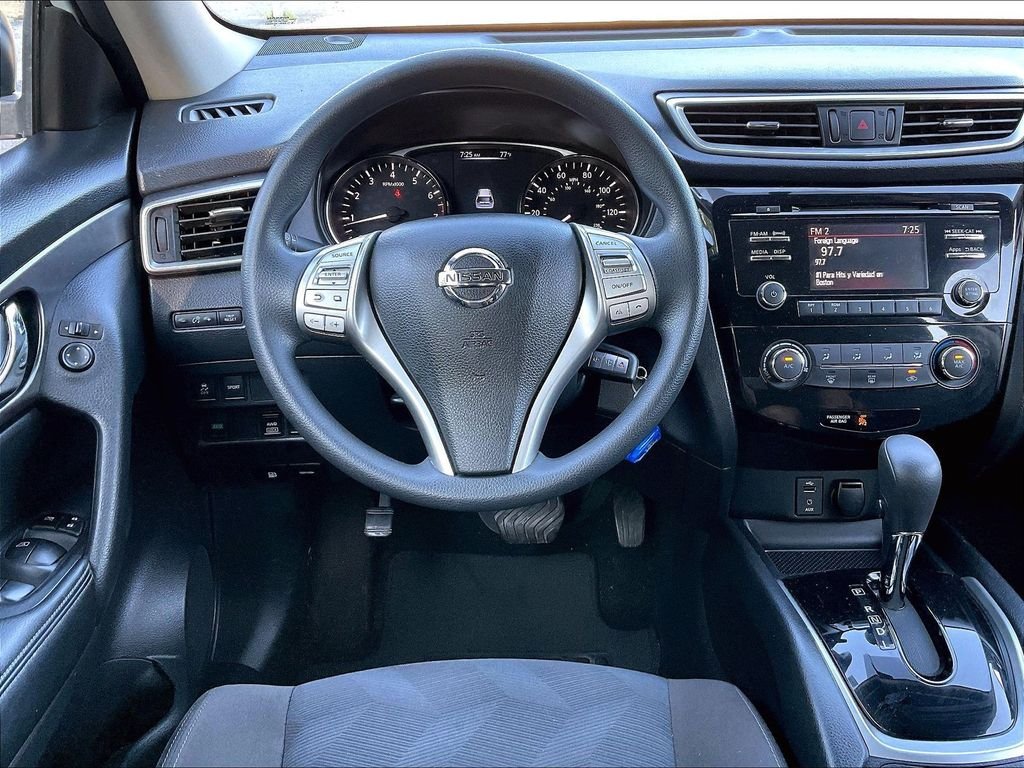 Used 2015 Glacier White Nissan S image 17