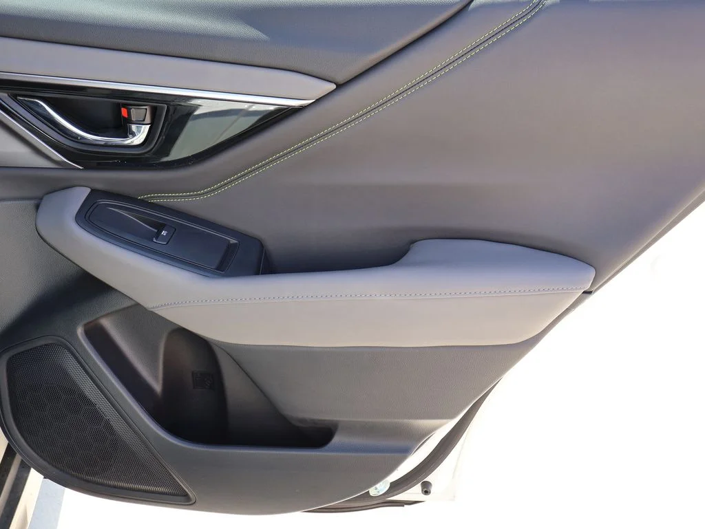 Used 2025 White Subaru Onyx Edition image 10