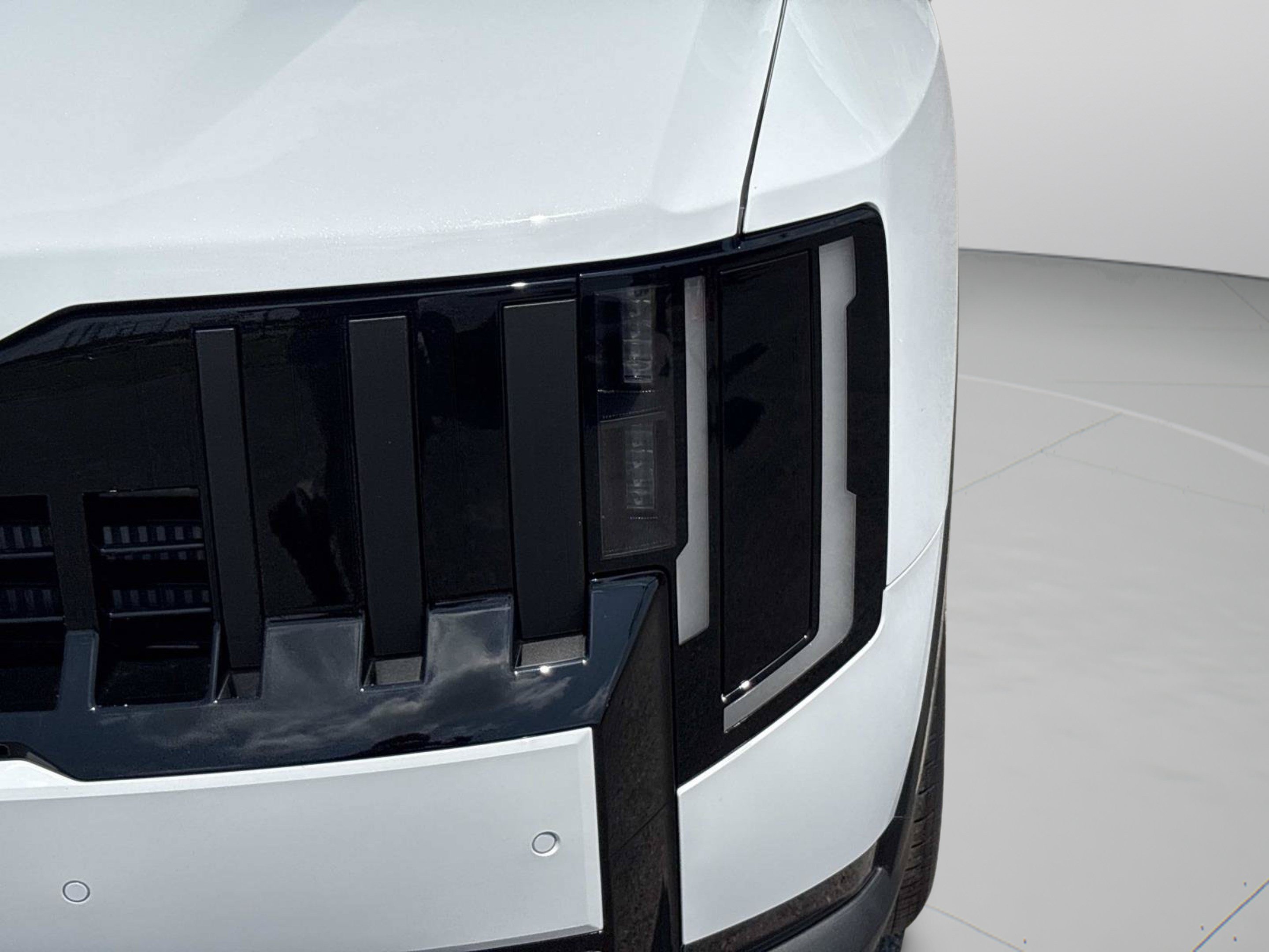 New 2027 Glacial White Pearl Kia S image 33