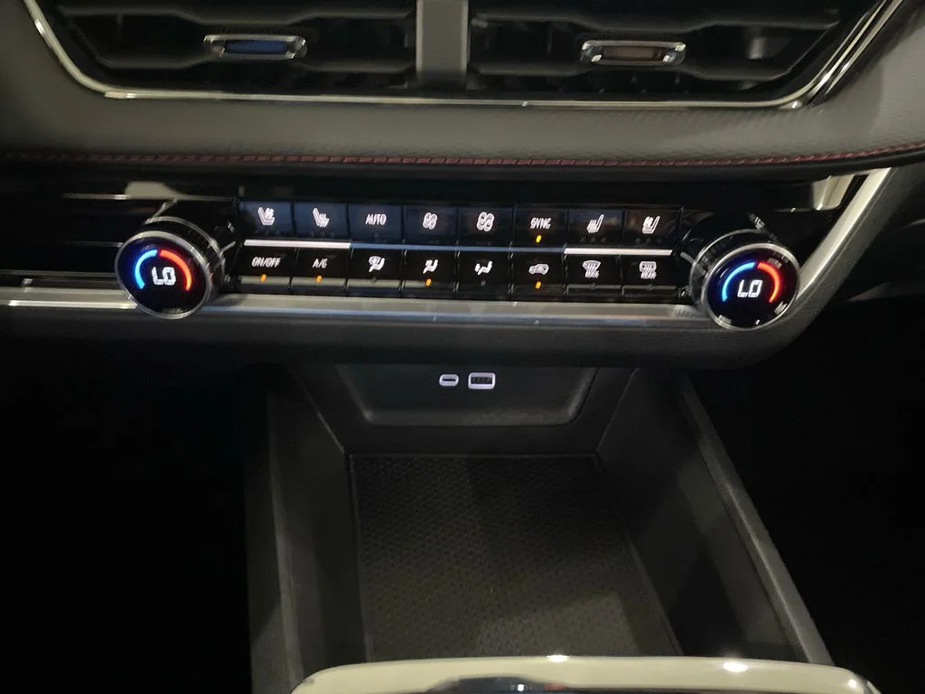 2027 Chevrolet Equinox RS - Photo 21