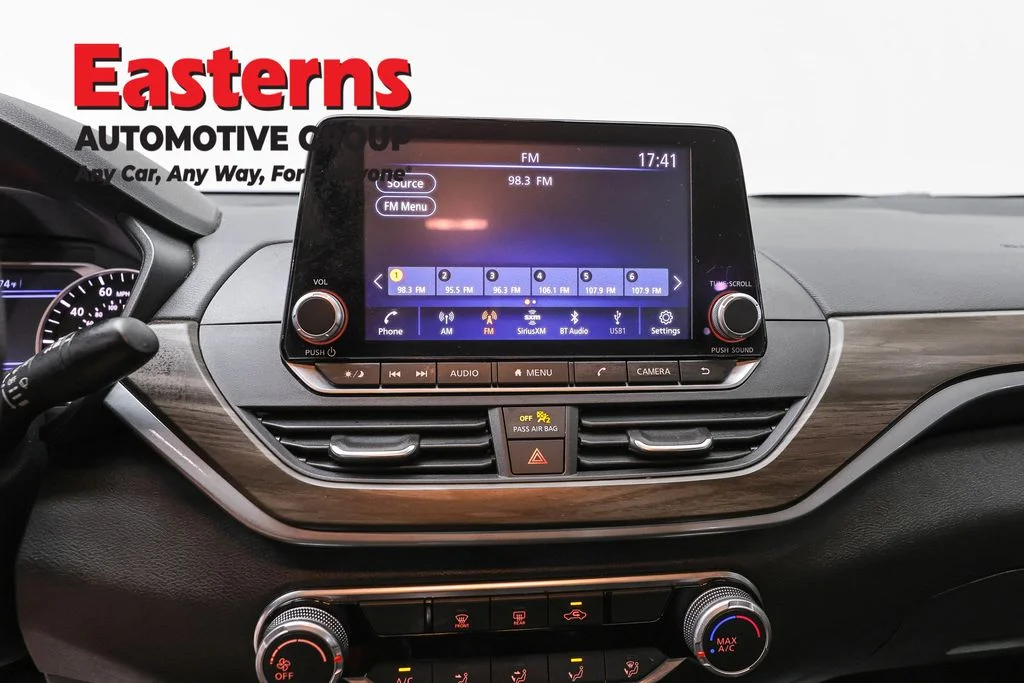 Used 2024 Black Nissan 2.5 SV image 12