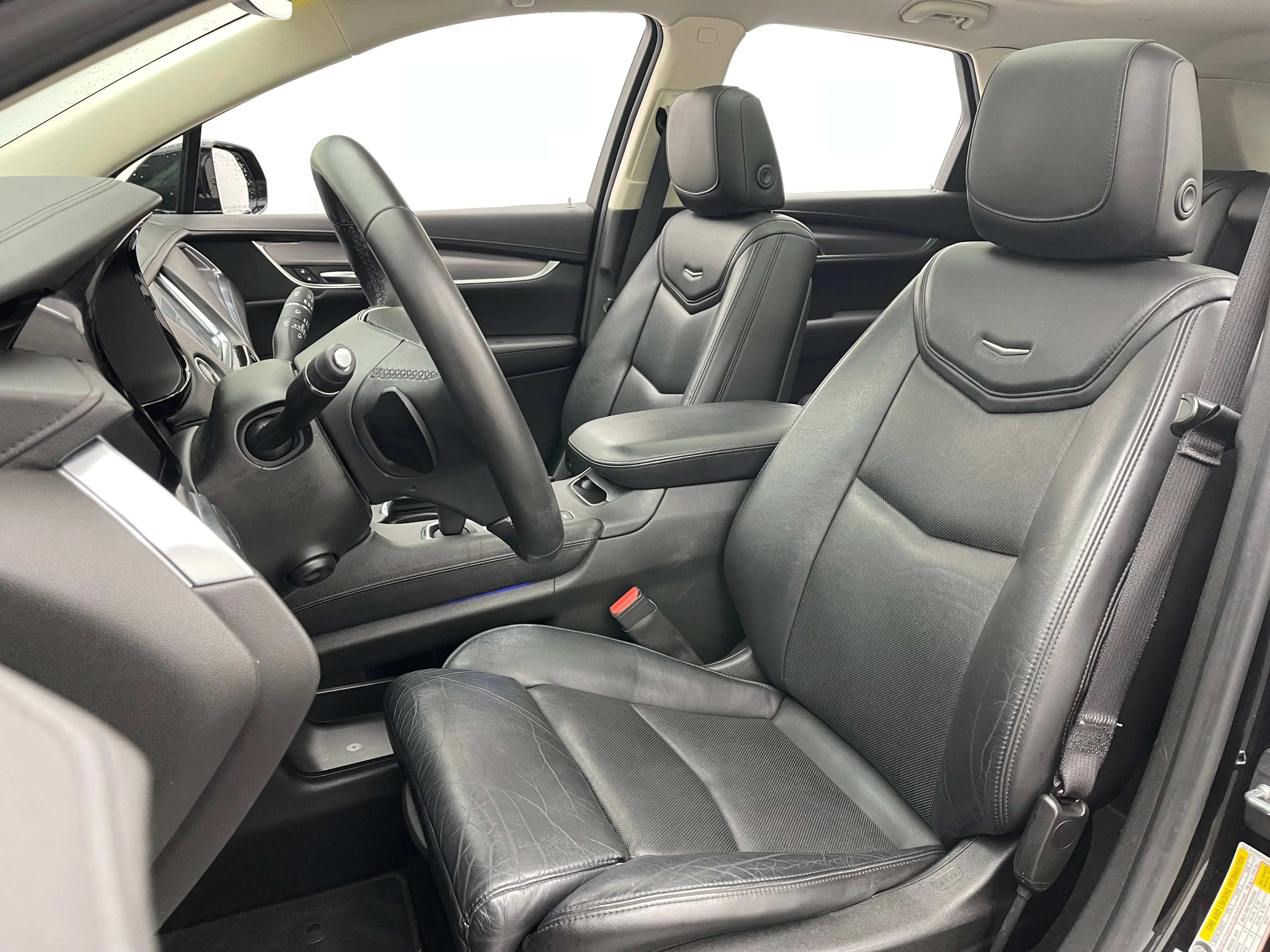 Used 2017 STELLAR BLACK METALLIC Cadillac Luxury AWD image 18