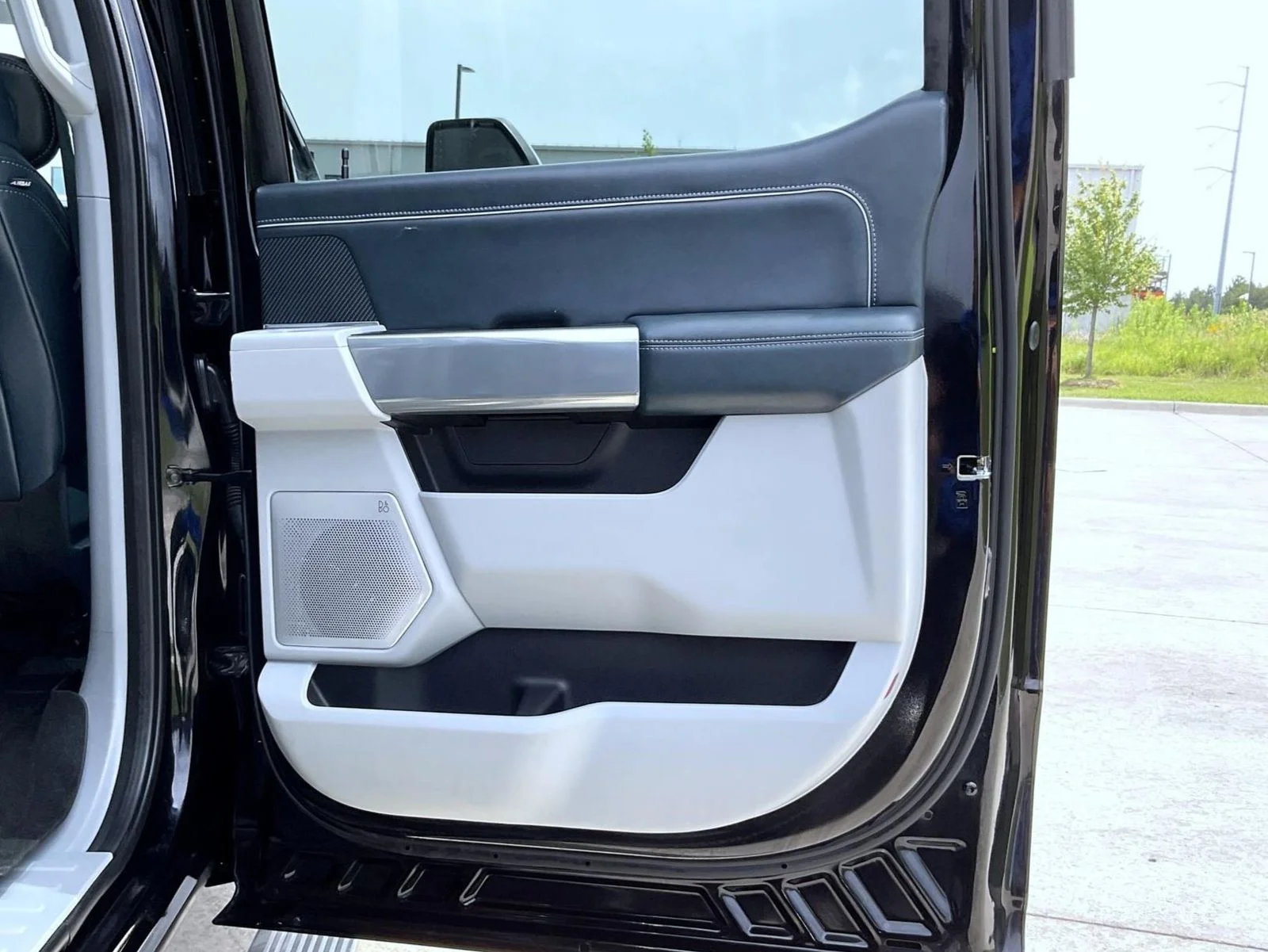 Used 2024 Black Ford Limited image 18