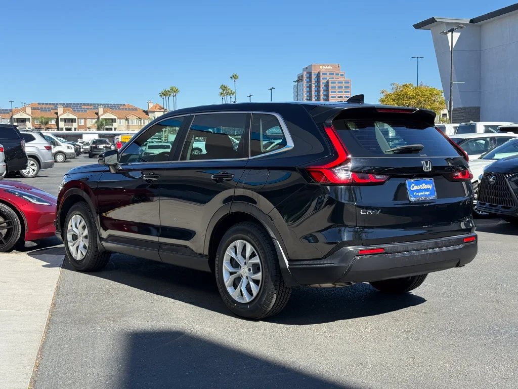Used 2024  Honda LX image 9