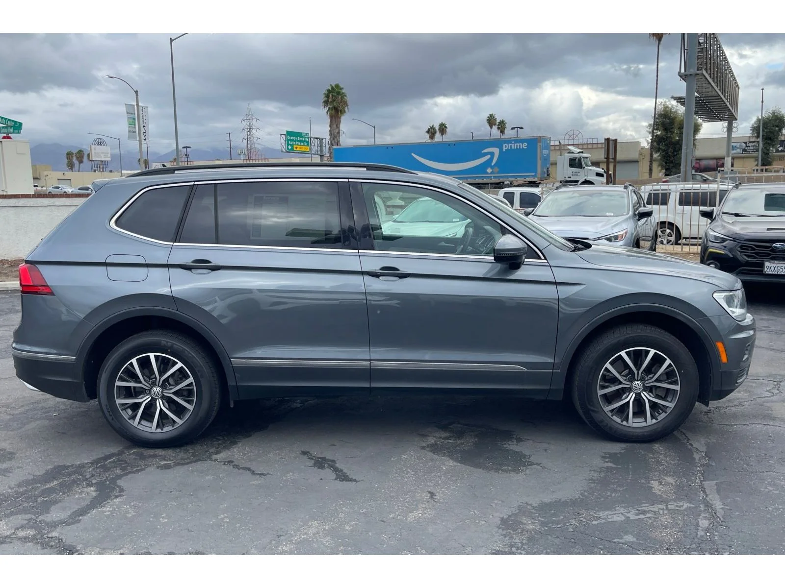Used 2020 Platinum Gray Metallic Volkswagen SE image 7