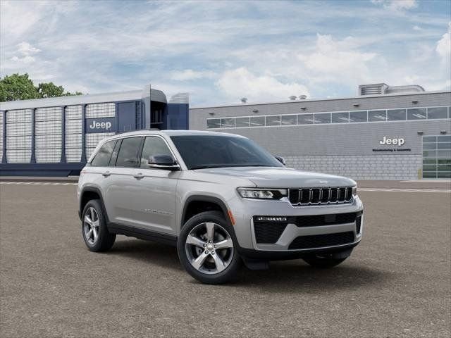 New 2026 Silver Zynith Exterior Paint Jeep Limited image 3