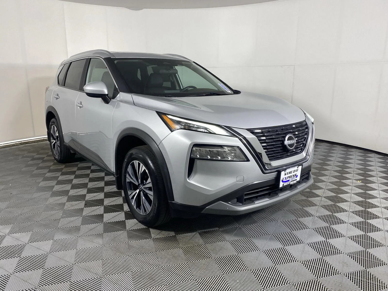 Certified Used 2023 Brilliant Silver Metallic Nissan SV image 11