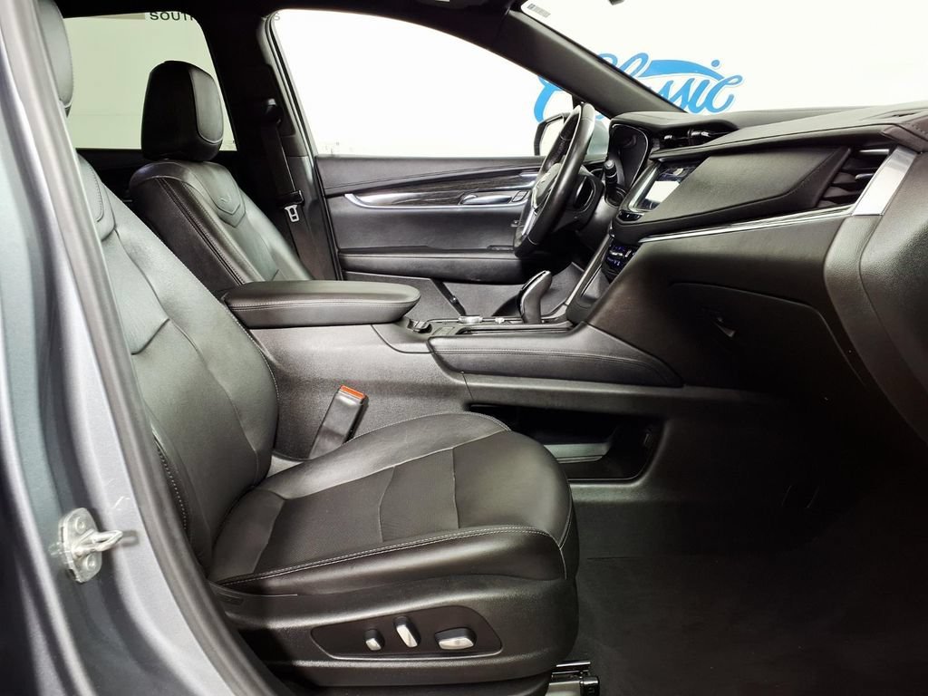 Used 2021 SATIN STEEL METALLIC Cadillac FWD Premium Luxury image 11