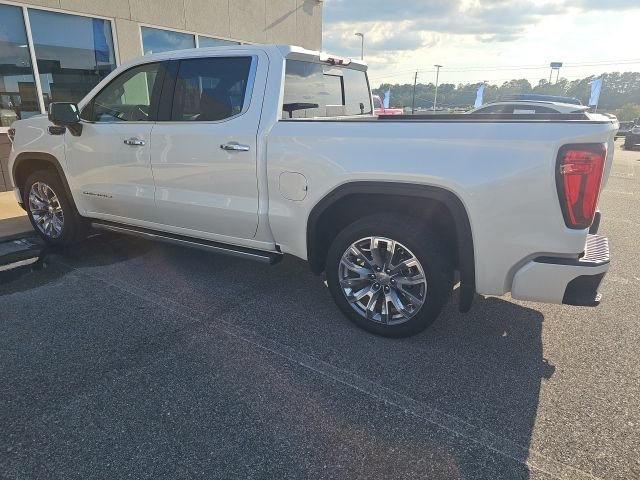 Used 2025 White Frost Tri-Coat GMC Denali image 4