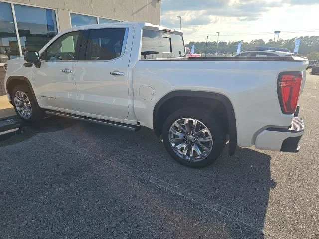 Used 2025 White GMC Denali image 4