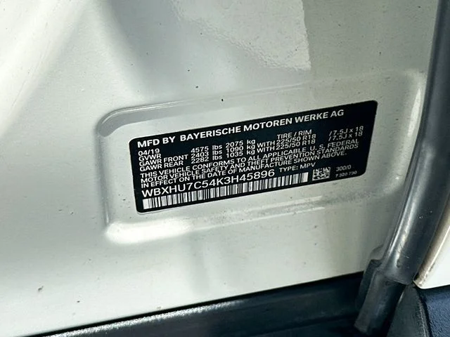 Used 2019 White BMW sDrive28i image 35