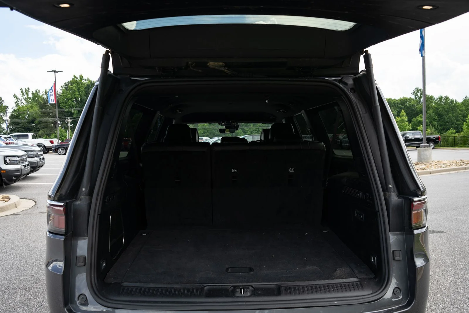 Used 2024 Gray Jeep Series II image 9