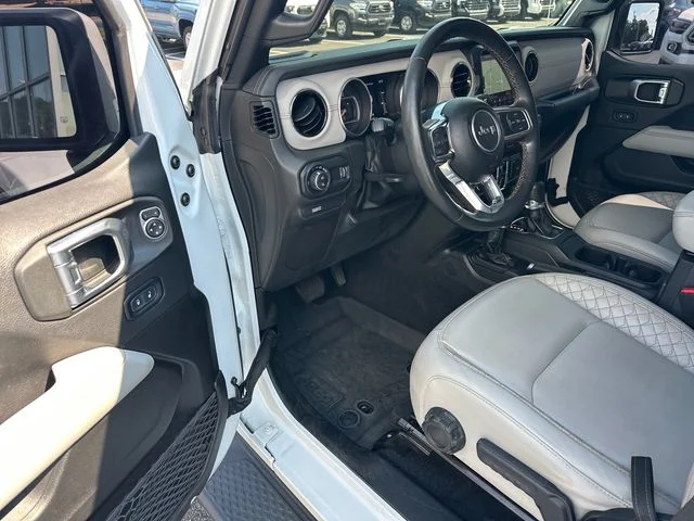 Used 2023 White Jeep High Altitude image 10