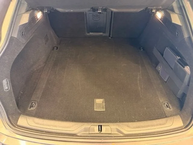 Used 2021 Gray Maserati Base image 8