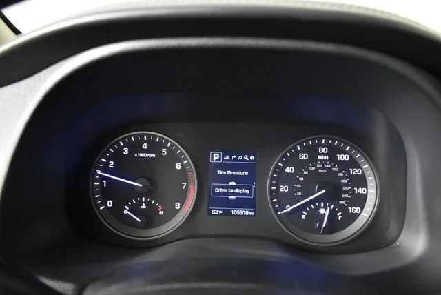 Used 2017 Black Hyundai SE Plus image 36
