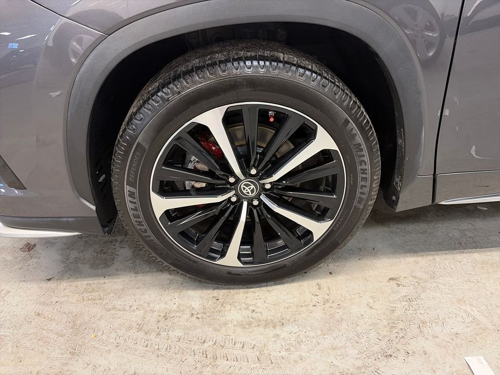 Used 2021 Gray Toyota XSE image 10