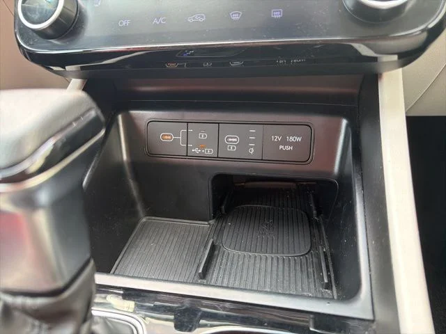 Used 2025 Silver Hyundai SEL image 44