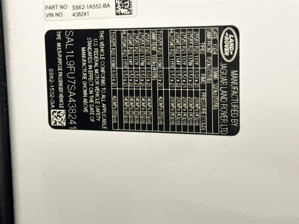 Certified Used 2025 White Land Rover Dynamic SE image 33