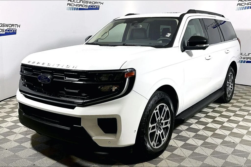 2025 Ford Expedition Active 4x4's photo