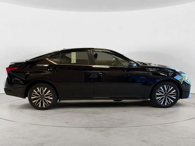 New 2026 Black Nissan 2.5 SV image 7