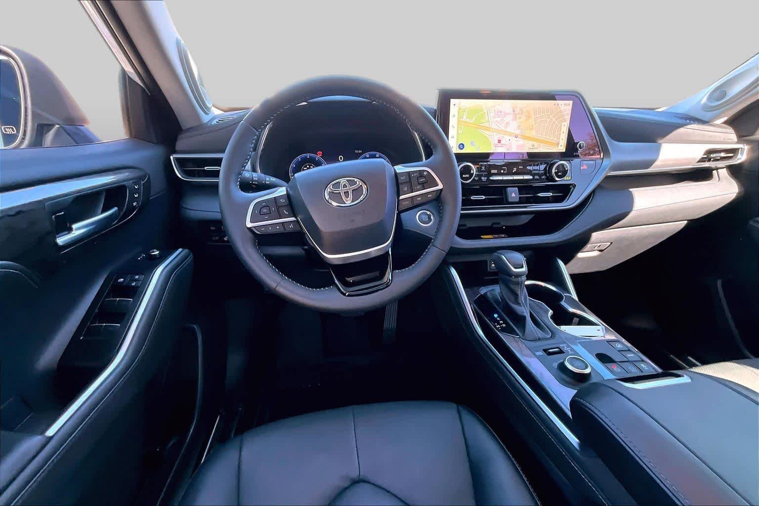 Used 2026 Wind Chill Pearl Toyota Platinum image 6
