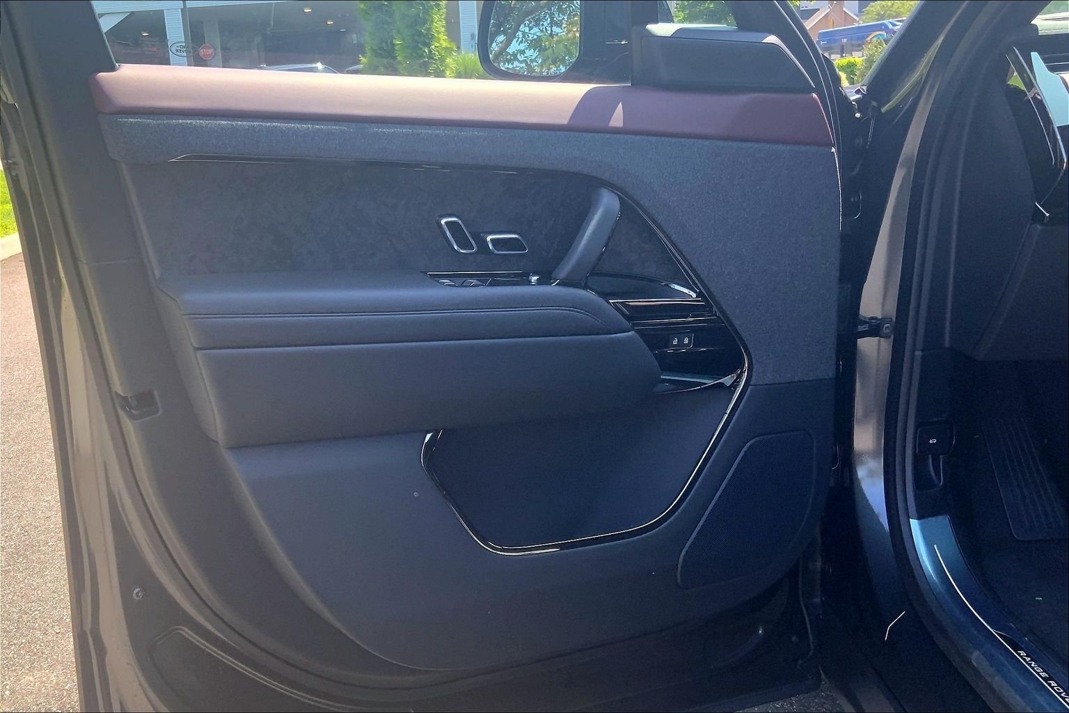 New 2026 Carpathian Grey Land Rover Dynamic SE image 10
