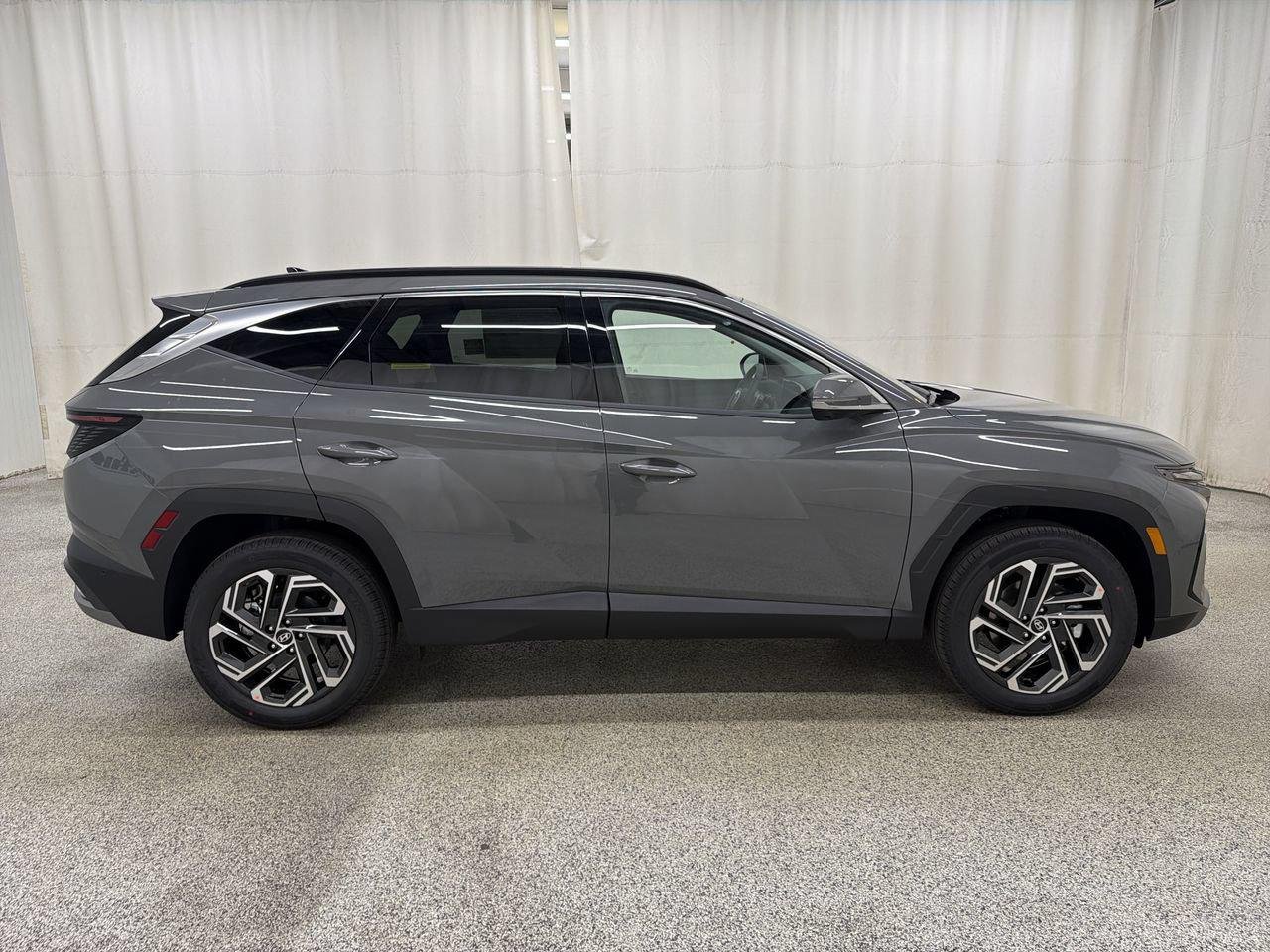 New 2026 Hampton Gray Hyundai Limited AWD image 5