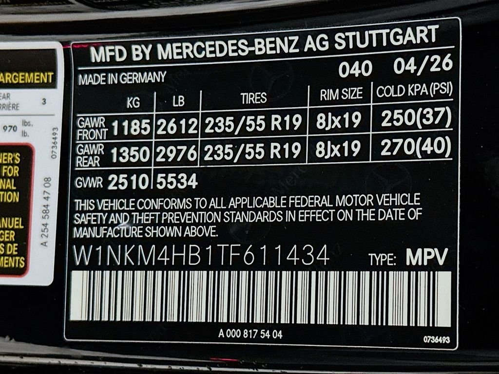 New 2026 Black Mercedes-Benz GLC 300 image 32