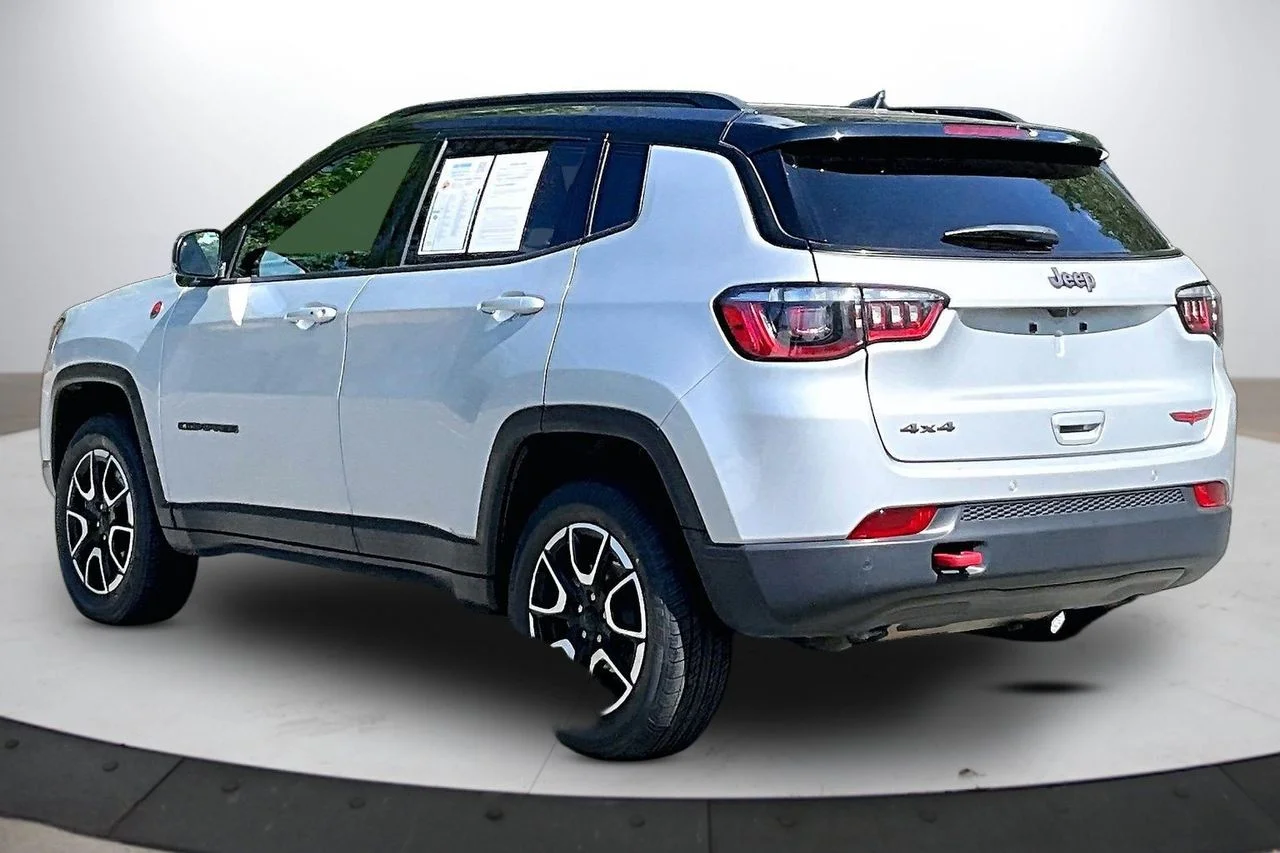 Used 2024 Silver Jeep Trailhawk image 6