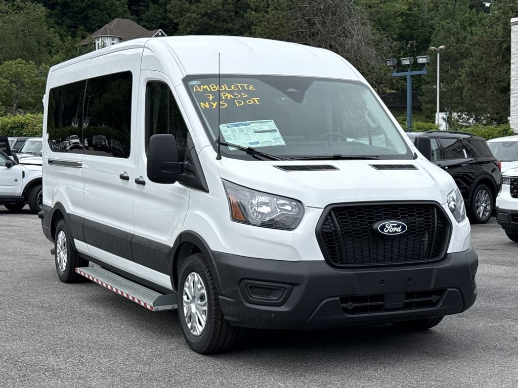 New 2026 Oxford White Ford Passenger Van XL image 1